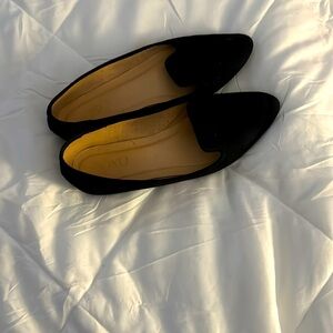 Size 9, like new women’s flats